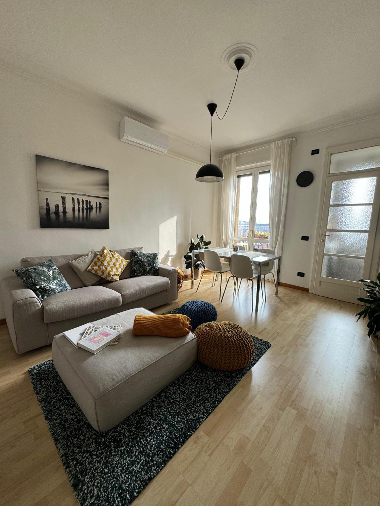 Trilocale Con Due Balconi A Isola Porta Nuova Apartment Milano Exterior foto